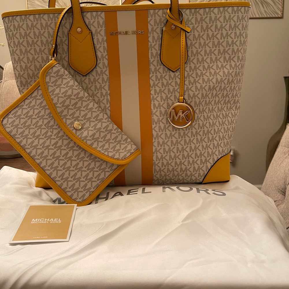 Michael Kors Tote